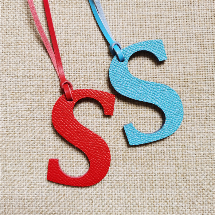 English Letter O P Q R S T Alp - Monogram Keychain Leather recensie en prijs