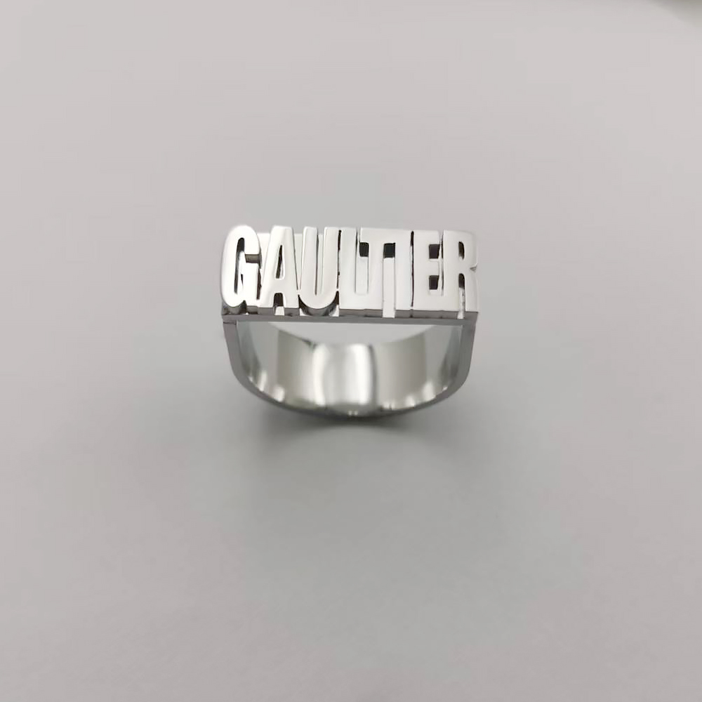Custom Gold Gothic Rings for M - Initial Ring Custom recensie en prijs