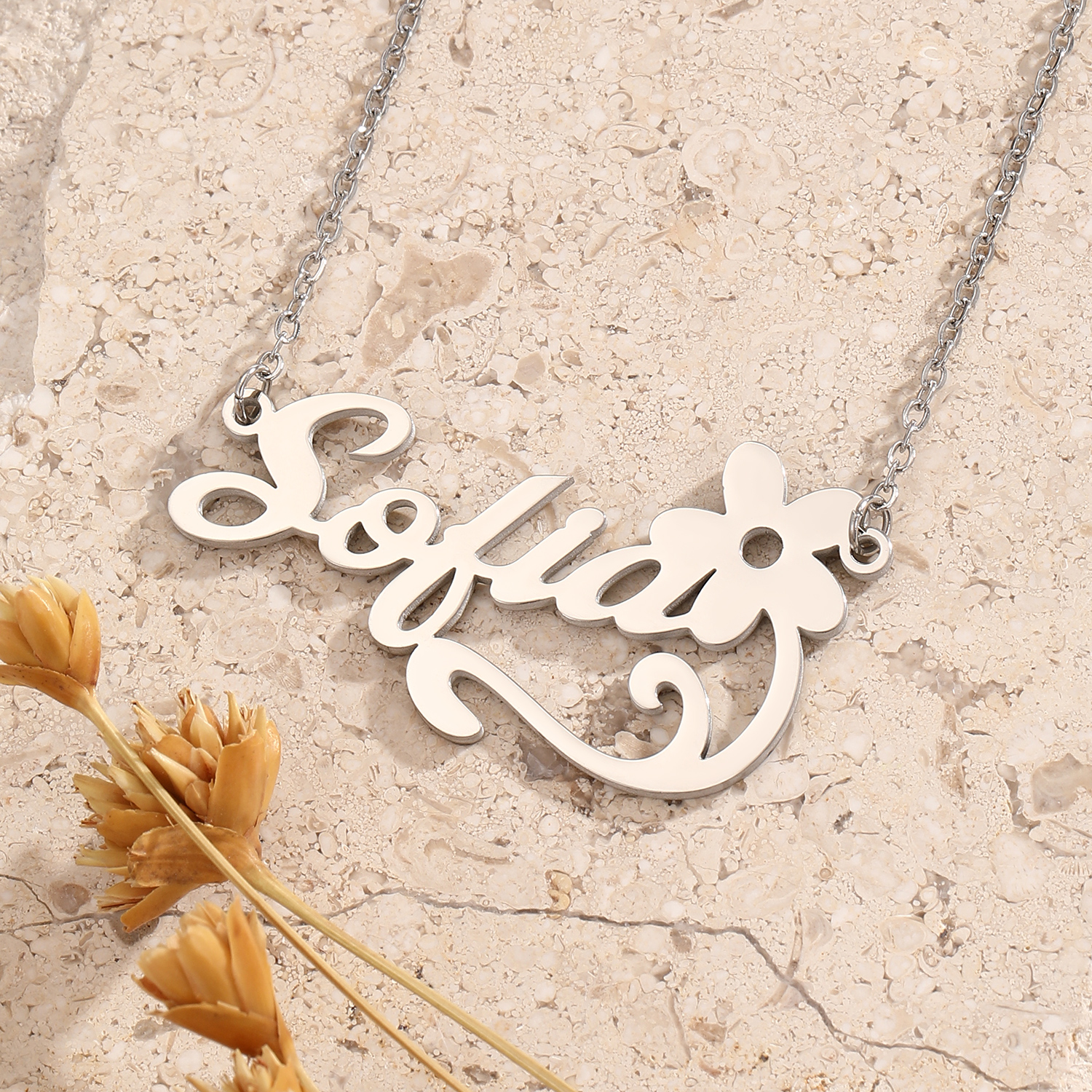 Stainless Steel Flower Letter  - Name Necklace Custom recensie en prijs