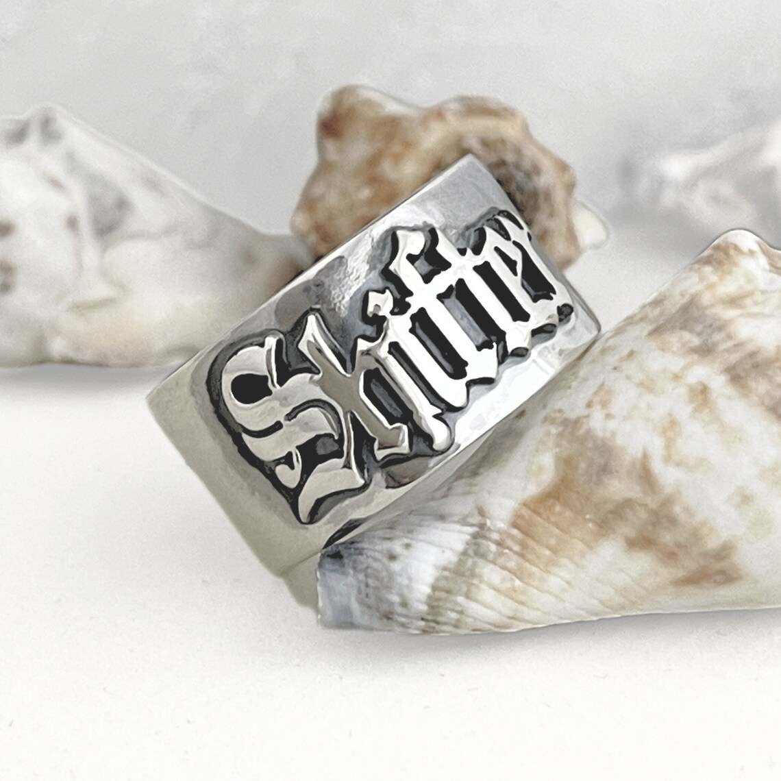 12MM Men' Gothic Rings Persona - Initial Ring Custom recensie en prijs